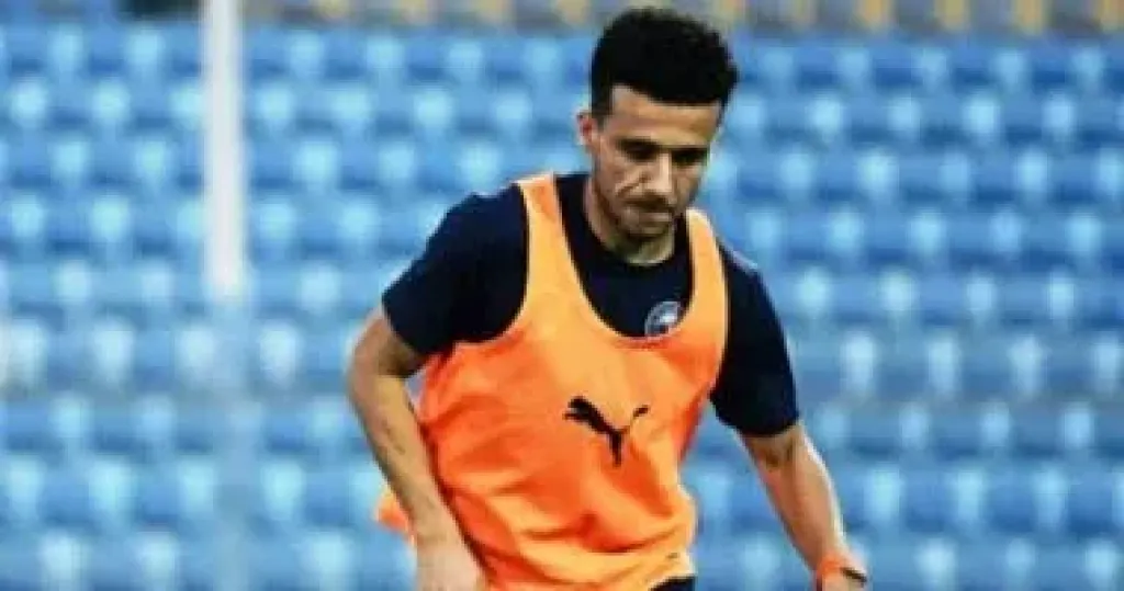 إصابة عضلية تُجبر مصطفى فتحي