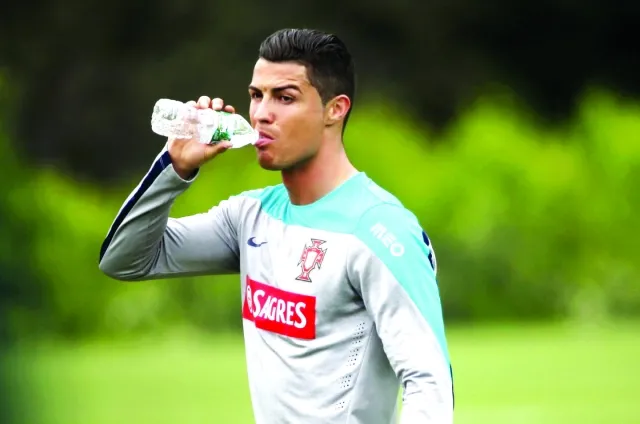 كريستيانو رونالدو وتحليل المياه المعدنية