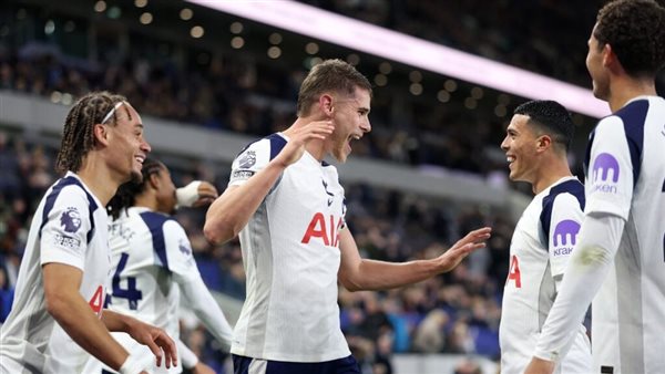 توتنهام يهزم ايفرتون بثلاثية