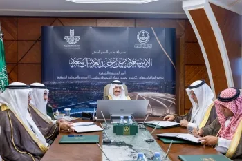 أمير الشرقية يبارك توقيع اتفاقيتين لإنشاء جسور مشاة
