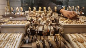 سعر الذهب اليوم الخميس 23 أكتوبر 2025 في مصر يشهد تراجعًا كبيرًا داخل محلات الصاغة
