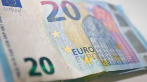 سعر اليورو اليوم الخميس 23 أكتوبر 2025 في البنوك المصرية يشهد استقرارًا أمام الجنيه وسط هدوء الأسواق