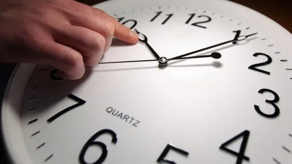 موعد تغيير الساعة للتوقيت الشتوي 2025 في مصر