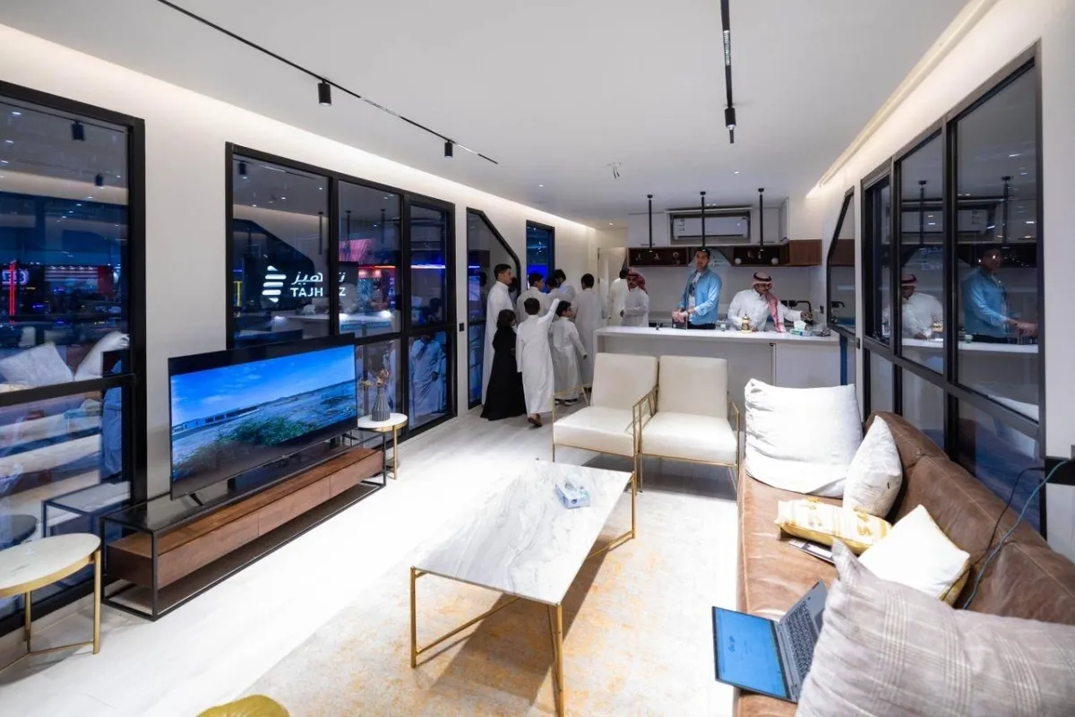 أحدث كرافانات الرحلات البرية في معرض الصقور