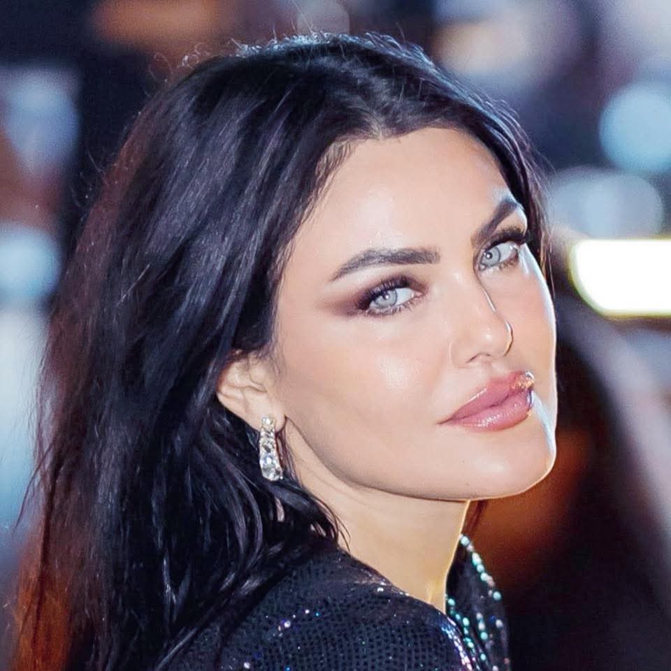 الفنانة دارين حداد تحتفل بعقد قرانها