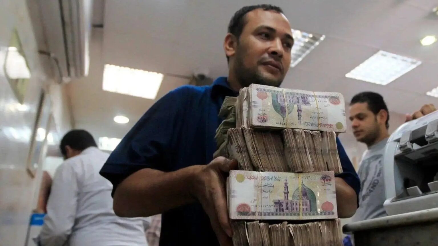 بدء صرف مرتبات شهر أكتوبر 2025