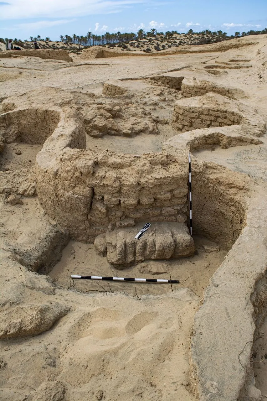 قلعة عسكرية ضخمة من عصر الدولة الحديثة في شمال سيناء على طريق حورس الحربي