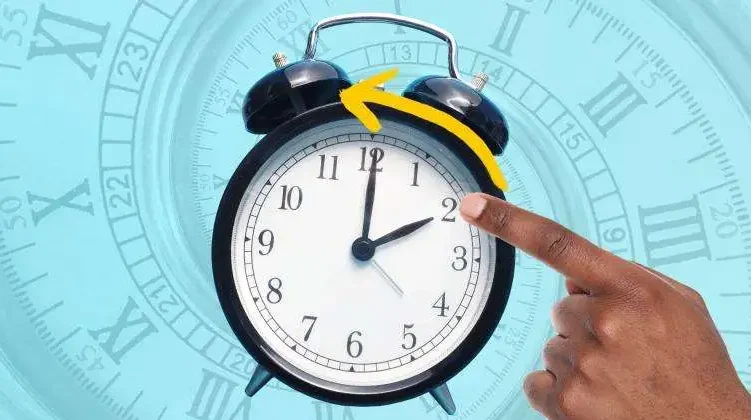 موعد تغيير الساعة للتوقيت الشتوي 2025