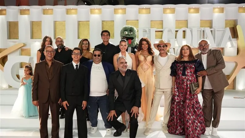 نجوم الفن يتألقون في العرض الأول لفيلم السادة الأفاضل